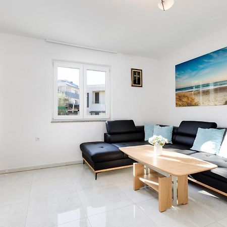 Apartment Kamila Đảo Krk Ngoại thất bức ảnh