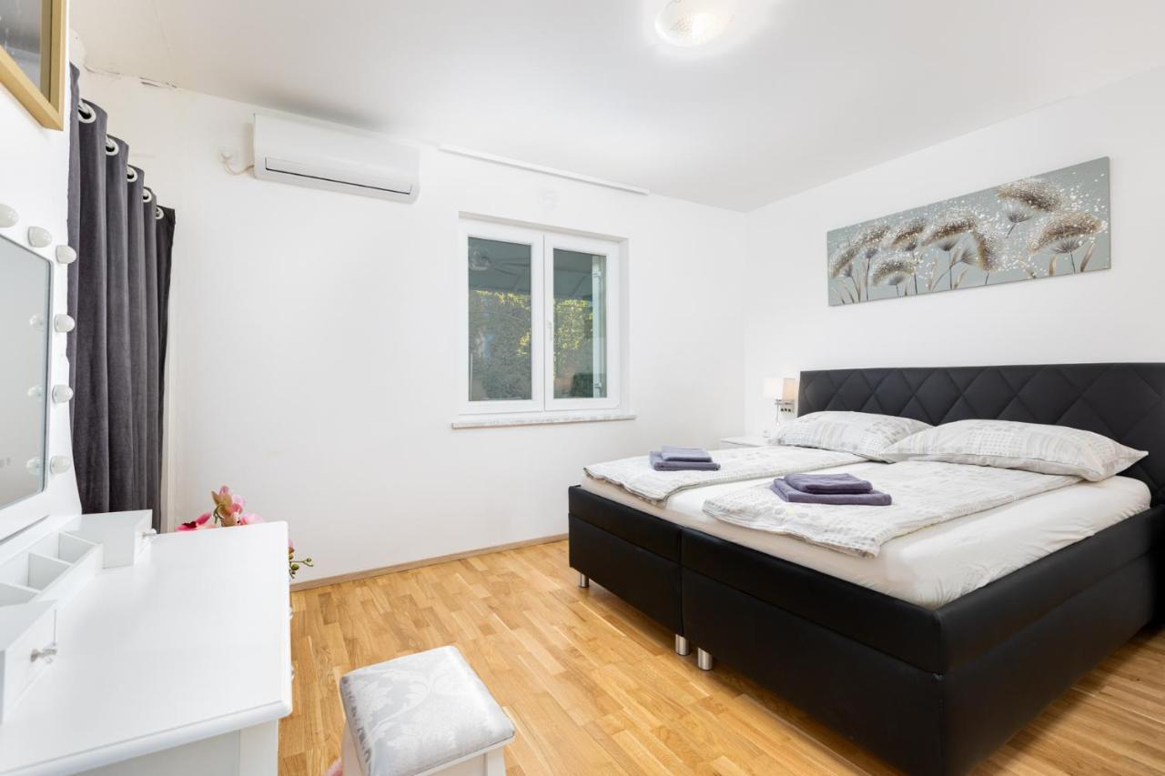 Apartment Kamila Đảo Krk Ngoại thất bức ảnh
