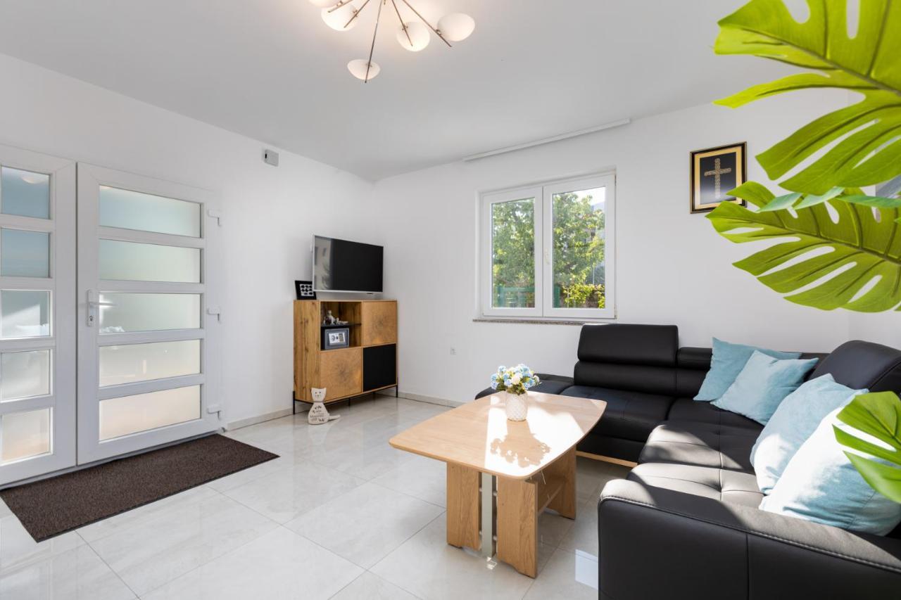 Apartment Kamila Đảo Krk Ngoại thất bức ảnh